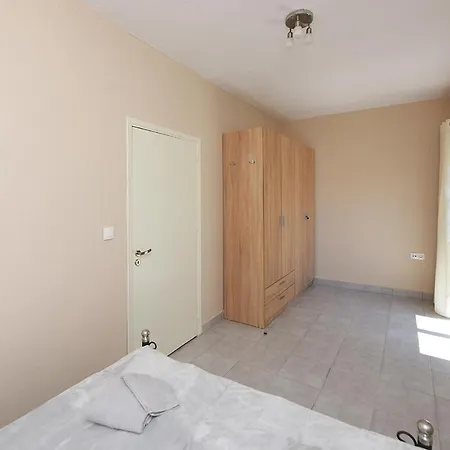 Appartement Happy Days Und Studio/penthouse Ialysos (Rhodes)